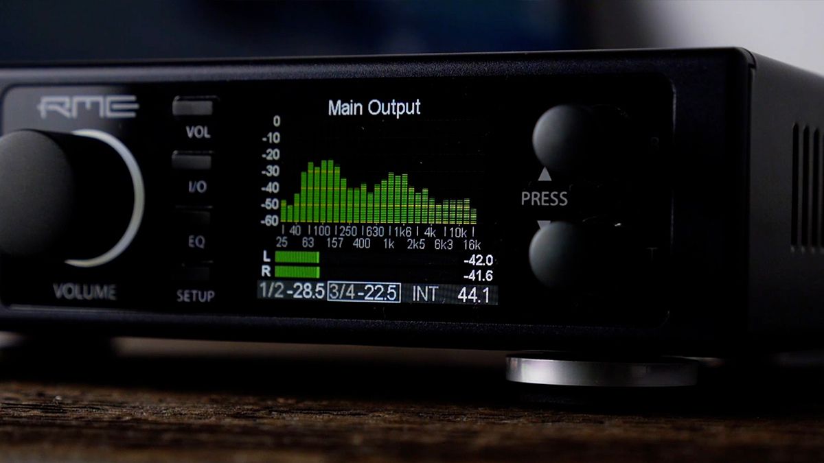 ADI-2 DAC FS 主な機能