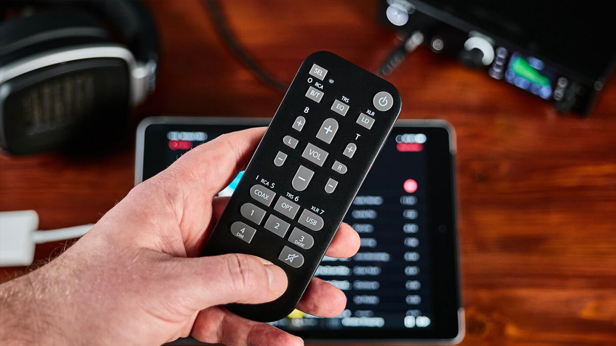 ADI-2 DAC FS 主な機能